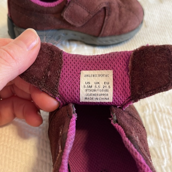 Merrell suede select grip kids shoes, Velcro closure, maroon/pink, 5.5 toddler - Picture 8 of 9